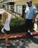 th_30500_Hayden_Panettiere_Gets_a_Parking_Ticket_in_West_Hollywood_8-16-07_8_122_250lo.jpg
