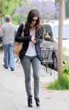 th_17511_Celebutopia-Rachel_Bilson_out_and_about_on_business_appointments_in_Hollywood-01_122_423lo.jpg