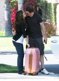 th_86806_Preppie_-_Jennifer_Love_Hewitt_gets_a_goodbye_and_then_is_dropped_off_at_LAX_Airport_-_August_18_2009_226_122_449lo.jpg