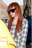 th_55564_Ashlee_Simpson_-_candids_while_out_and_about_in_LA_April_8_07_123_561lo.jpg