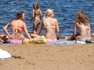 Group-of-Sexy-Teens-at-the-Beach-k1rwlsogdb.jpg