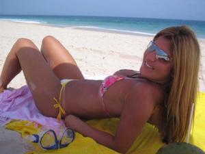 Sexy-Brazilian-Beach-Babe-x35-y4p1xasitu.jpg