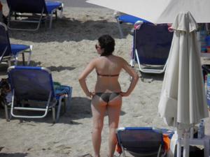 Greek-Beach-Girls-Bikini-a3e9qn027s.jpg