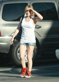 http://img179.imagevenue.com/loc555/th_66873_celeb-city.org_Hilary_Duff_leaving_gym_22.03.2008_01_122_555lo.jpg